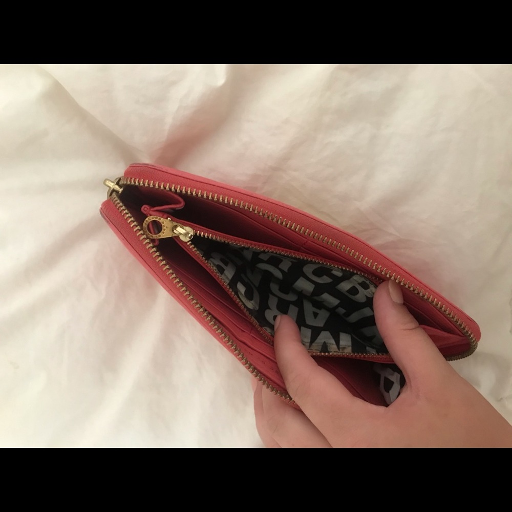Marc Jacobs wallet - Picture 3 of 4